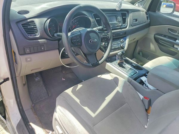 2015 KIA SEDONA GL - Middle-low