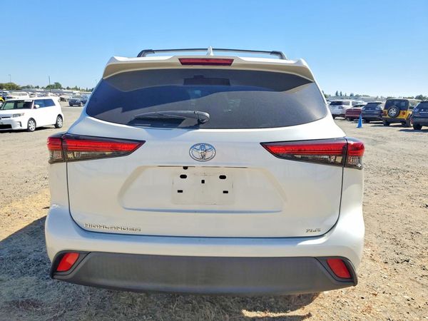 2021 TOYOTA HIGHLANDER XLE Nav