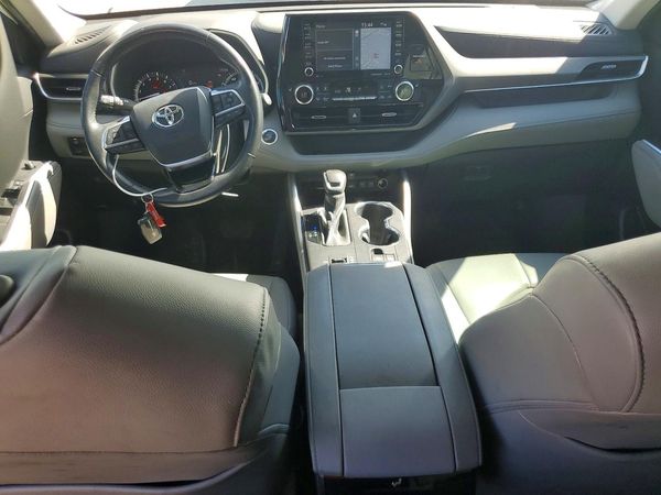 2021 TOYOTA HIGHLANDER XLE Nav
