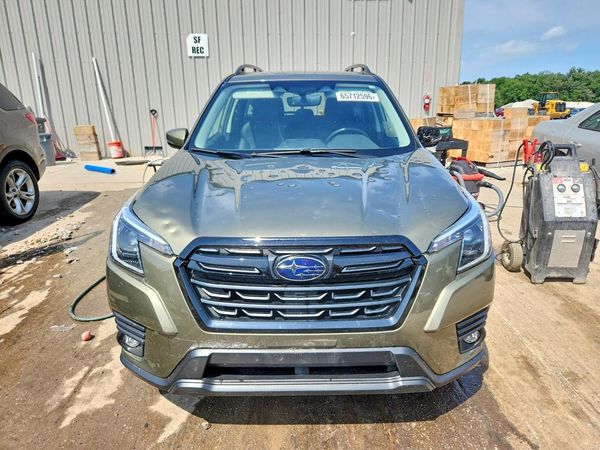 2024 SUBARU FORESTER Limited
