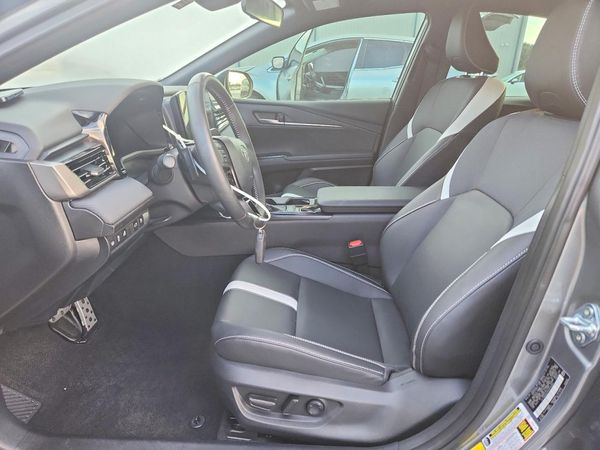 2025 TOYOTA CAMRY