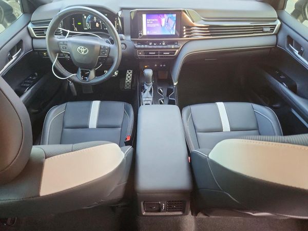 2025 TOYOTA CAMRY