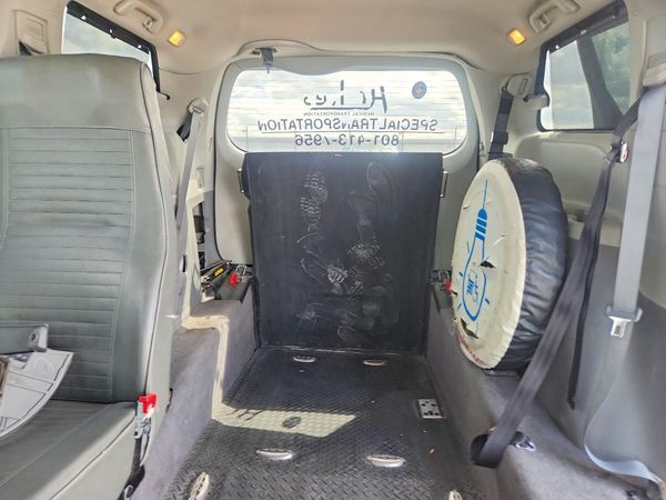 2012 TOYOTA SIENNA