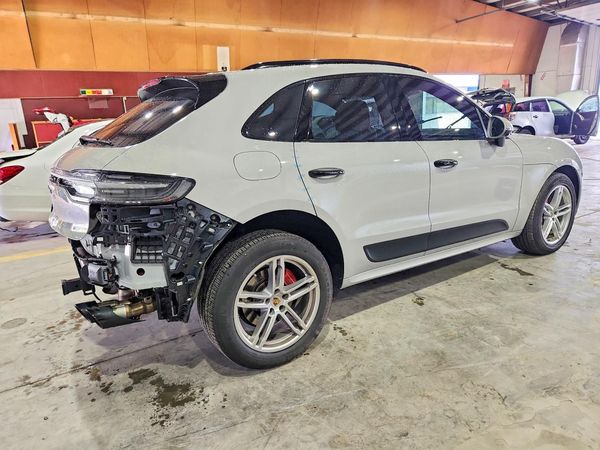 2020 PORSCHE MACAN