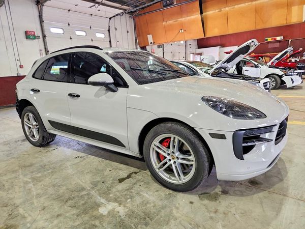2020 PORSCHE MACAN
