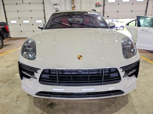 2020 PORSCHE MACAN