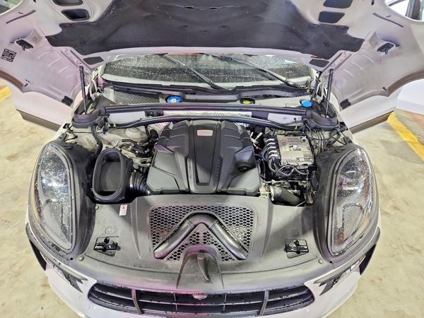 2020 PORSCHE MACAN
