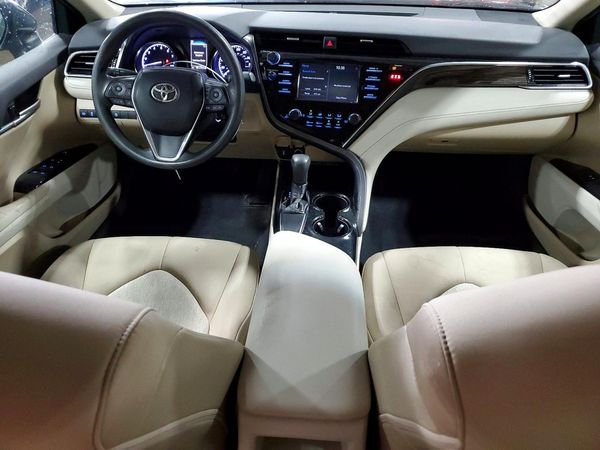 2018 TOYOTA CAMRY