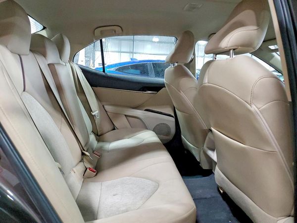2018 TOYOTA CAMRY