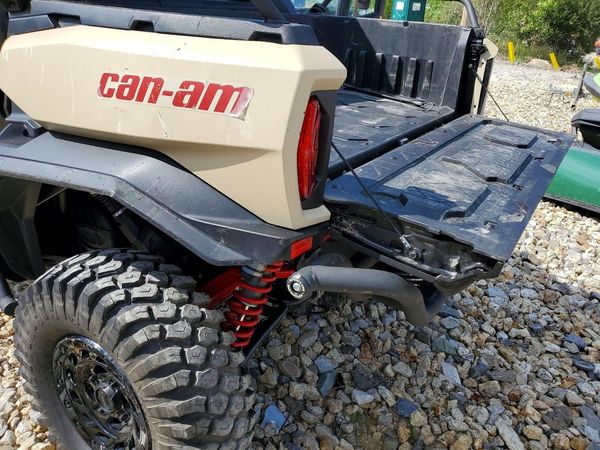 2024 CAN-AM COMMANDER