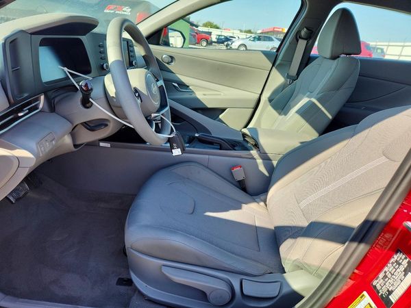 2025 HYUNDAI ELANTRA