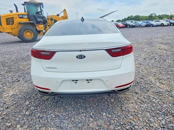 2019 KIA CADENZA