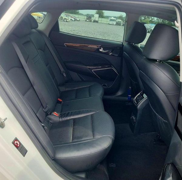 2019 KIA CADENZA