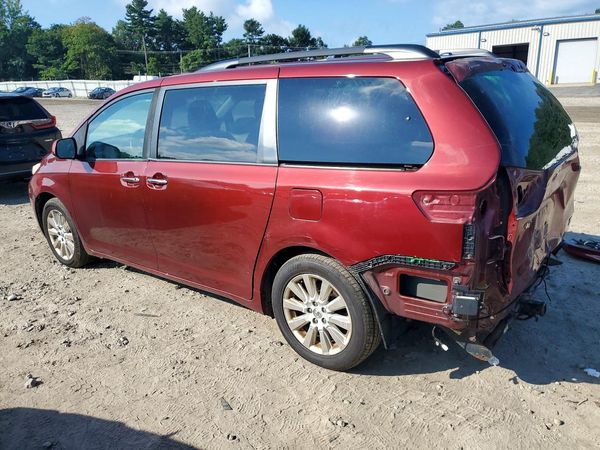 2015 TOYOTA SIENNA