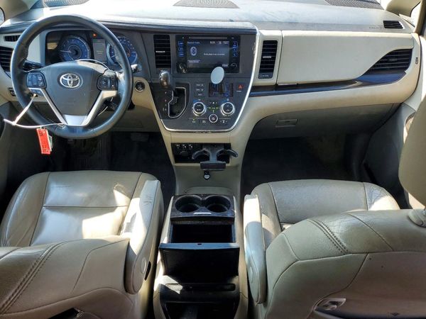 2015 TOYOTA SIENNA