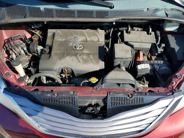 2015 TOYOTA SIENNA