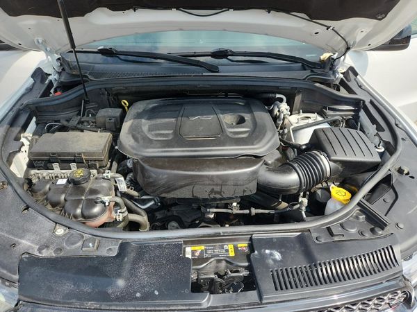 2022 DODGE DURANGO SXT — Engine bay
