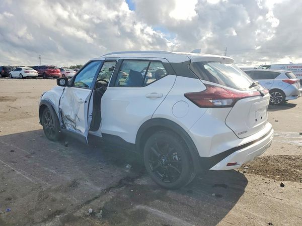 2022 NISSAN KICKS