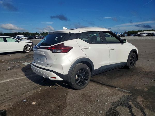 2022 NISSAN KICKS