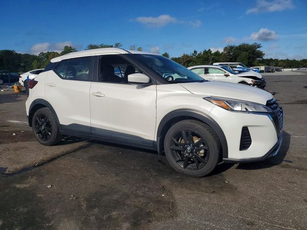 2022 NISSAN KICKS