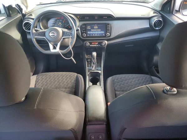 2022 NISSAN KICKS