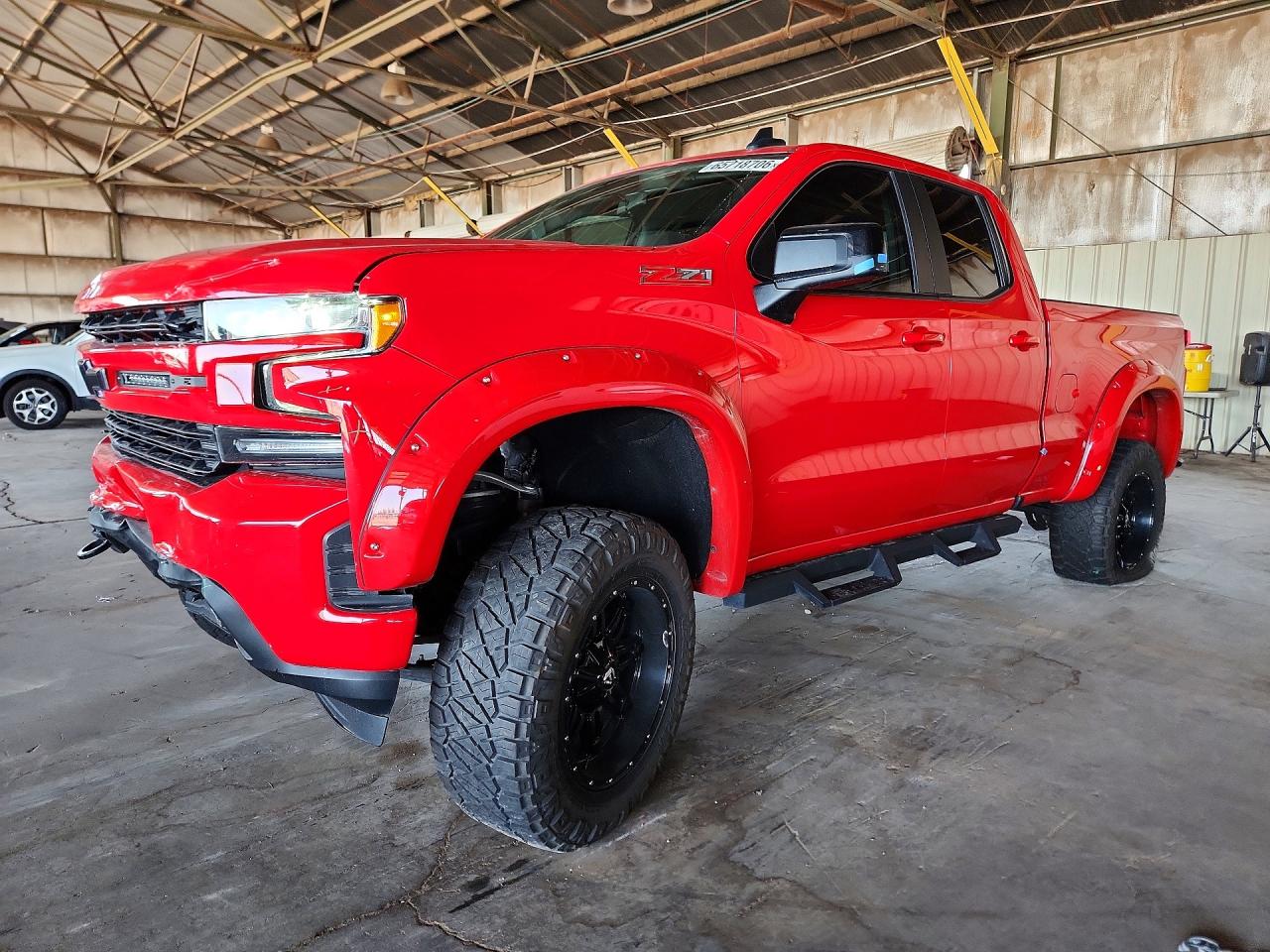 2020 CHEVROLET SILVERADO RST — Front 3/4