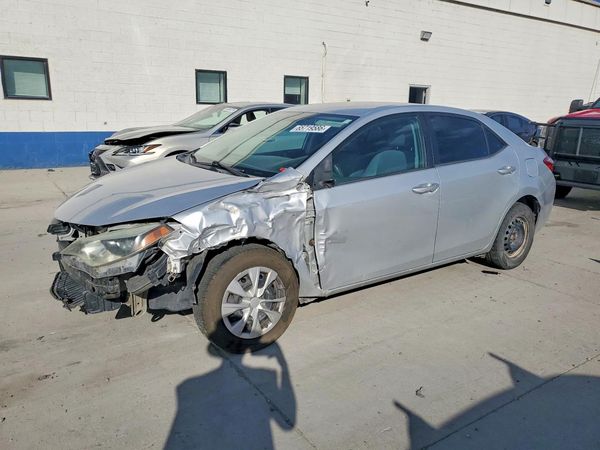 2015 TOYOTA COROLLA