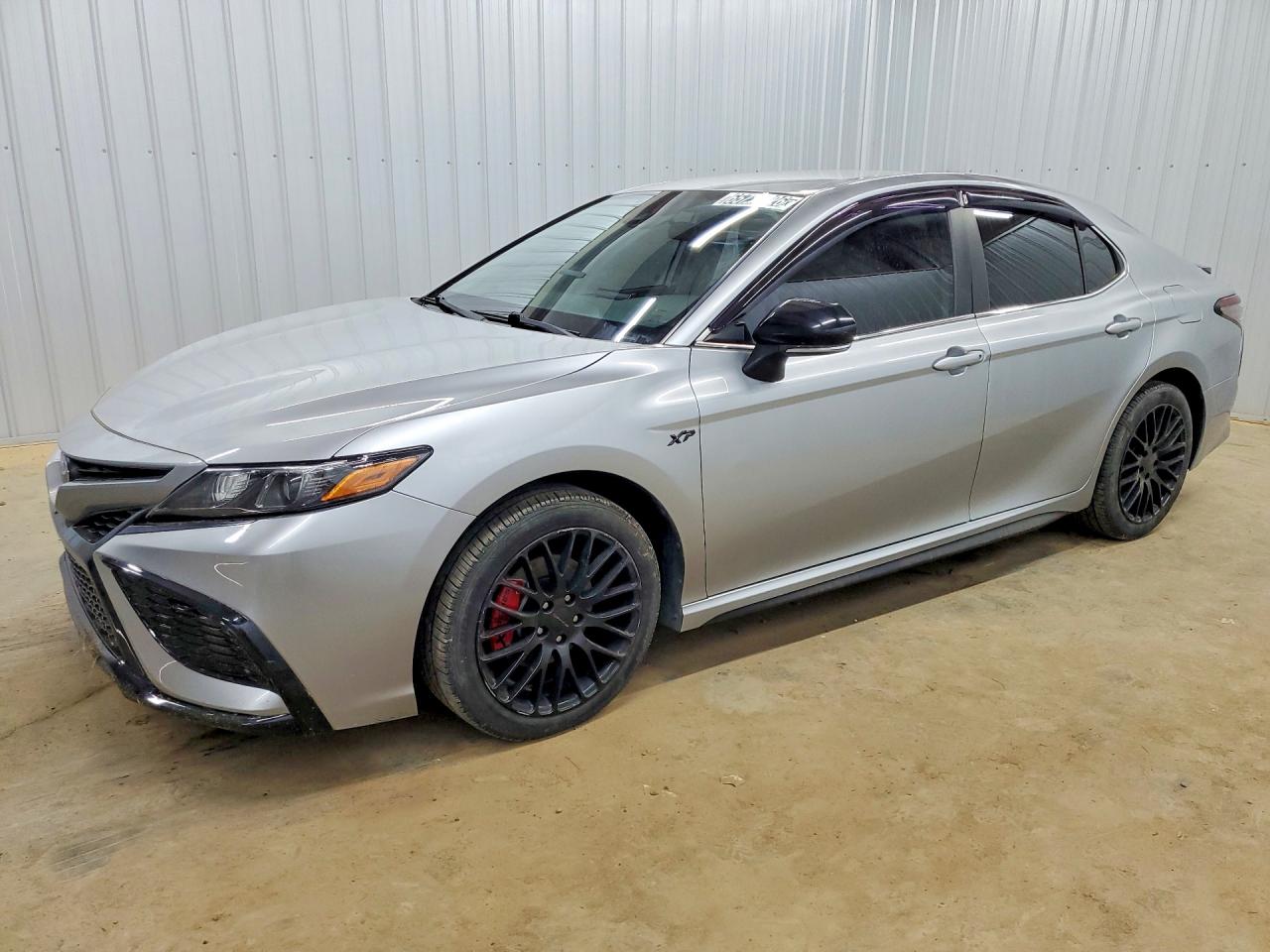 2022 TOYOTA CAMRY SE — Front 3/4
