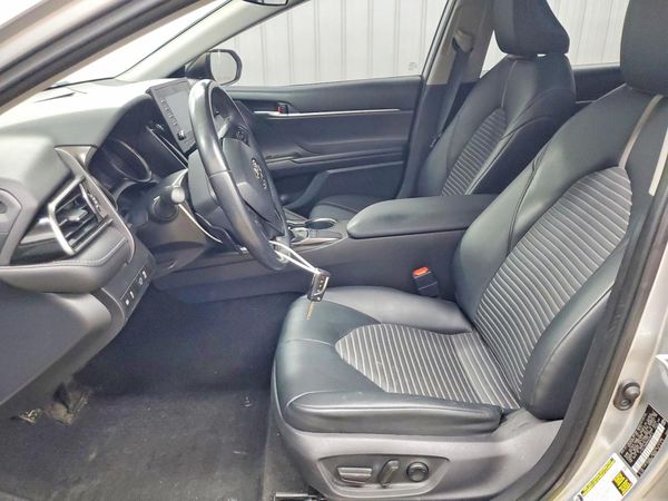 2022 TOYOTA CAMRY SE — DENT