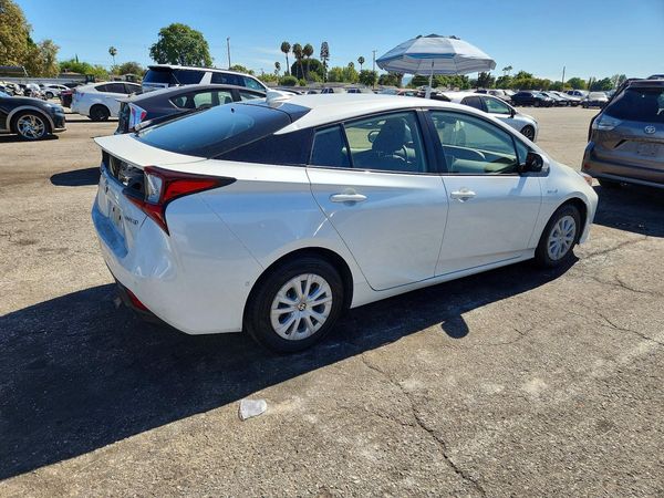 2020 TOYOTA PRIUS