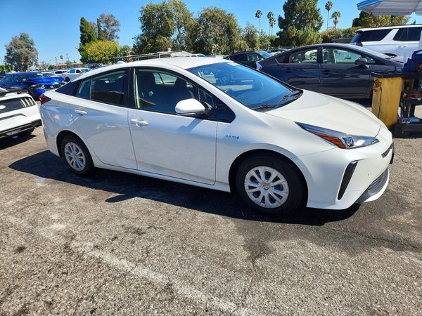 2020 TOYOTA PRIUS