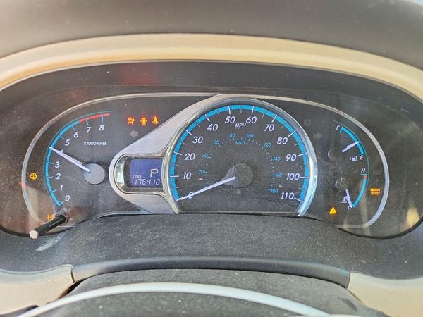 2014 TOYOTA SIENNA