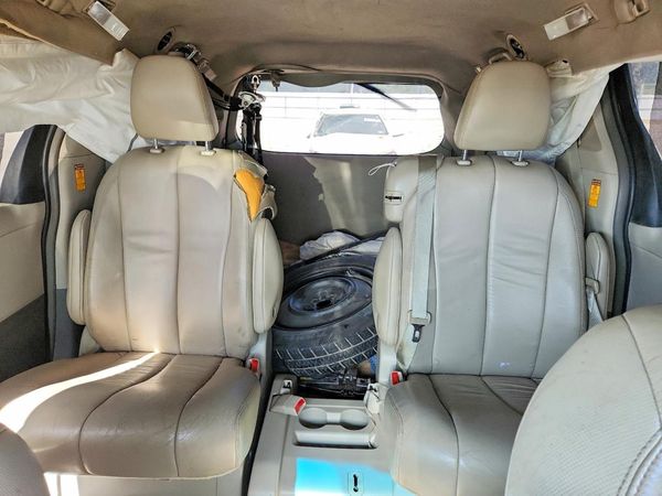 2014 TOYOTA SIENNA