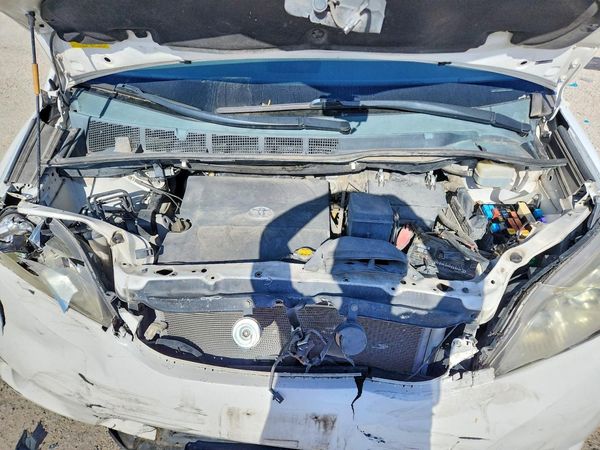 2014 TOYOTA SIENNA