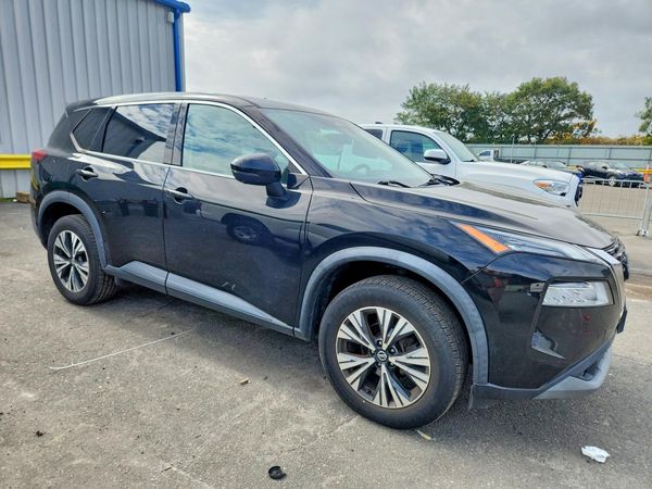 2021 NISSAN ROGUE SV — Passenger 3/4