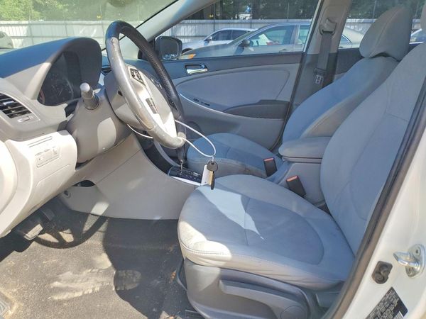 2013 HYUNDAI ACCENT GLS Premium/ SE