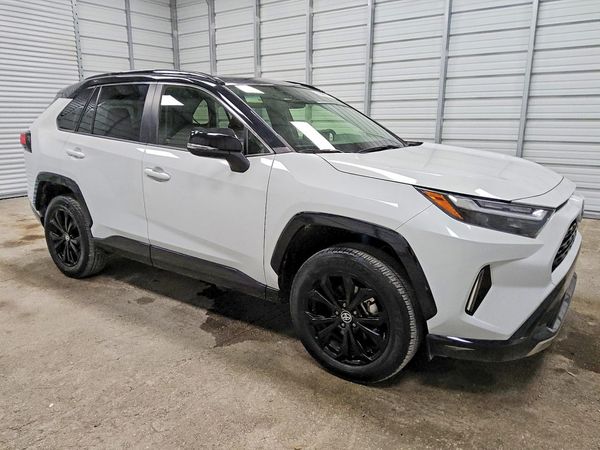 2025 TOYOTA RAV4 XSE