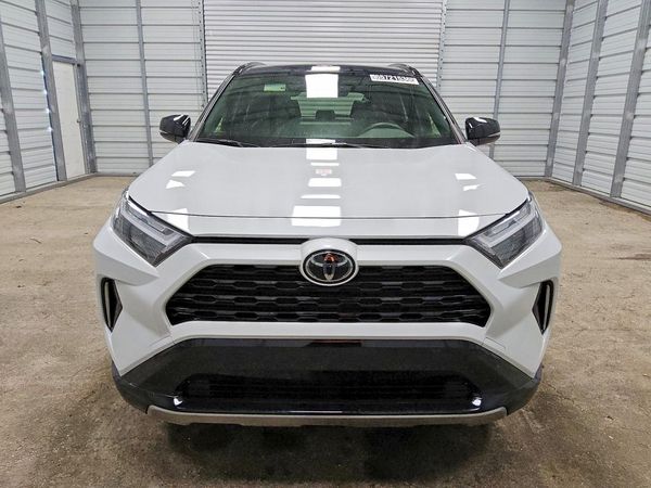 2025 TOYOTA RAV4 XSE