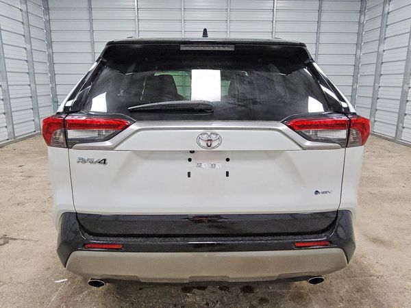 2025 TOYOTA RAV4 XSE
