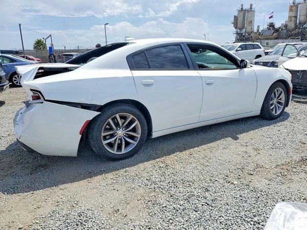 2016 DODGE CHARGER SXT