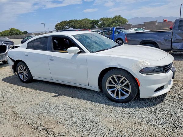 2016 DODGE CHARGER SXT