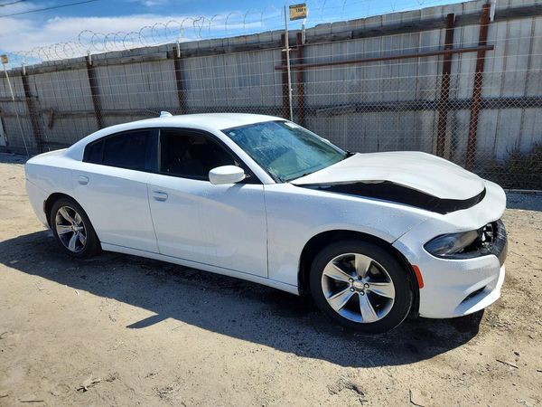 2016 DODGE CHARGER SXT — Passenger 3/4