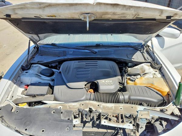 2016 DODGE CHARGER SXT — Engine bay