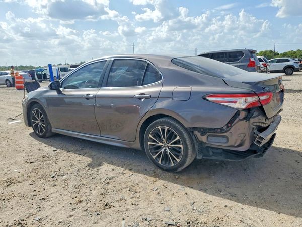 2018 TOYOTA CAMRY