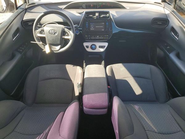 2016 TOYOTA PRIUS