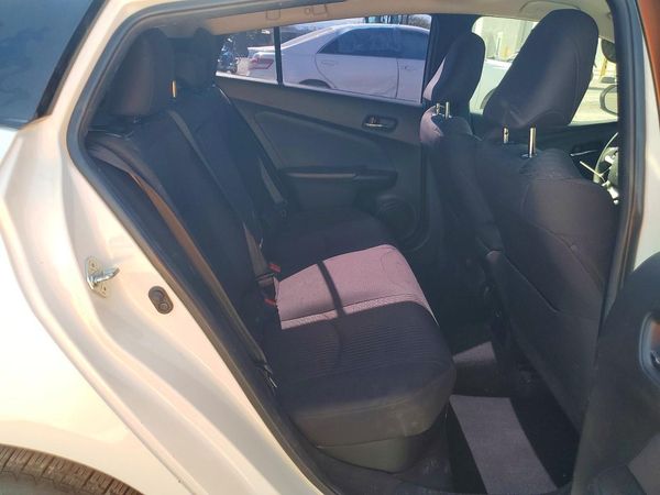 2016 TOYOTA PRIUS