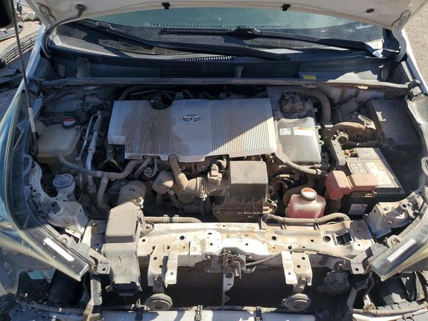 2016 TOYOTA PRIUS