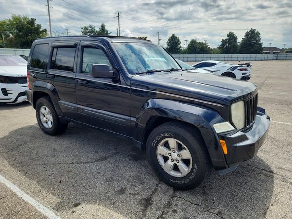 2012 JEEP LIBERTY Sport — Passenger 3/4