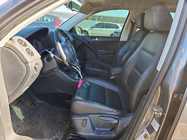 2017 VOLKSWAGEN TIGUAN S, Limited — DENT