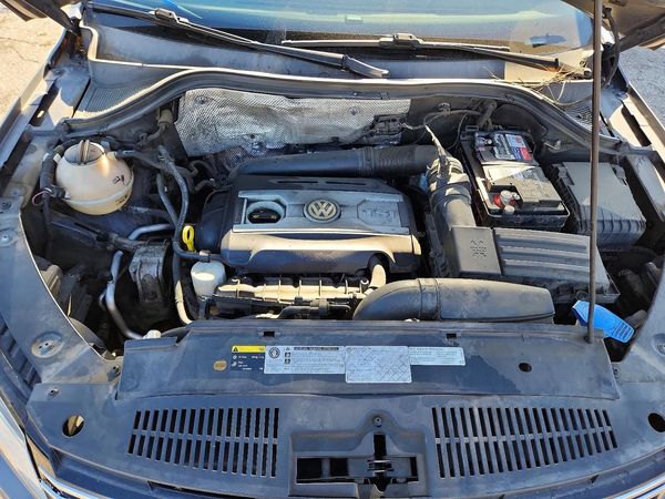 2017 VOLKSWAGEN TIGUAN S, Limited — Engine bay